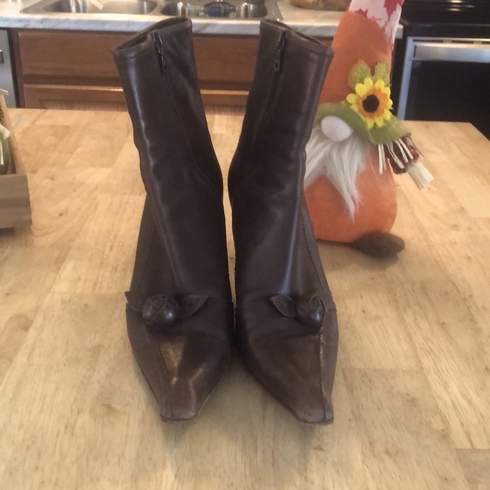 Prada leather bootie sz 39